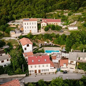 Boutique Mali Pariz Grizane-Belgrad